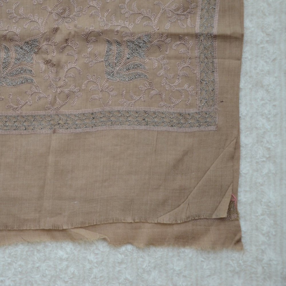 NEW Shawl, Beige, Indian Pashmina Wool, Full Embroidered Flower &Vine, 84x44 - Picture 10 of 12